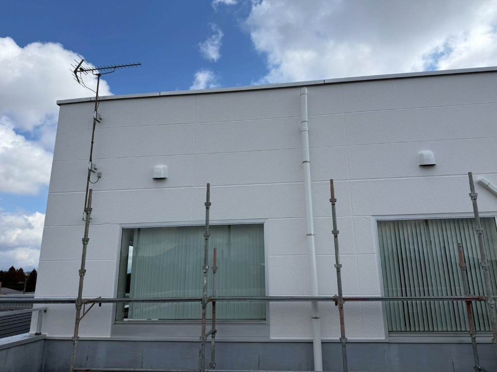 静岡市の屋上外壁塗装|屋上まわりの壁面を塗り直した施工(静岡市)の施工写真